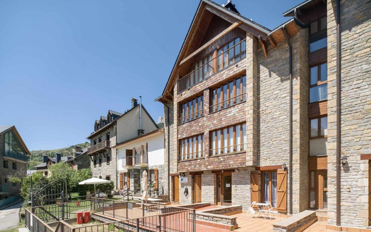 El Balcon Familiar Del Pacino Appartement Sallent de Gállego Buitenkant foto